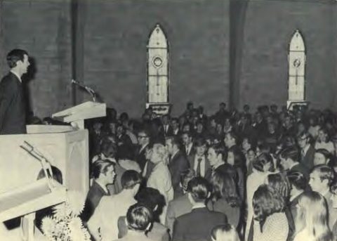 Mike Stevenson, an associate of Pastor Minchin, surrounded by vast numbers of Andrews University students who have responded to the call of the Holy Spirit.